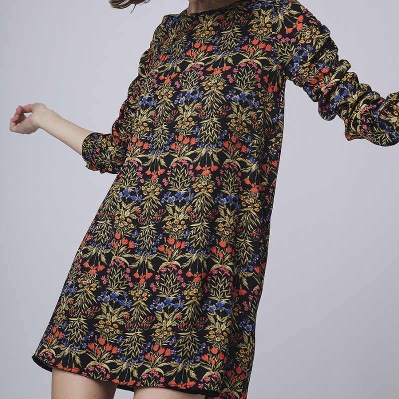 black-shift-dress-floral-print-front